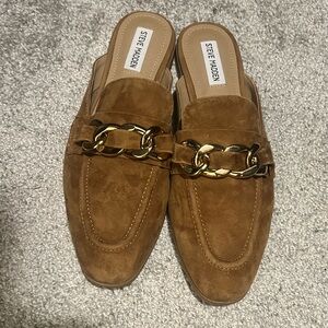 Steve Madden Tan Suede Mules with Gold Chain